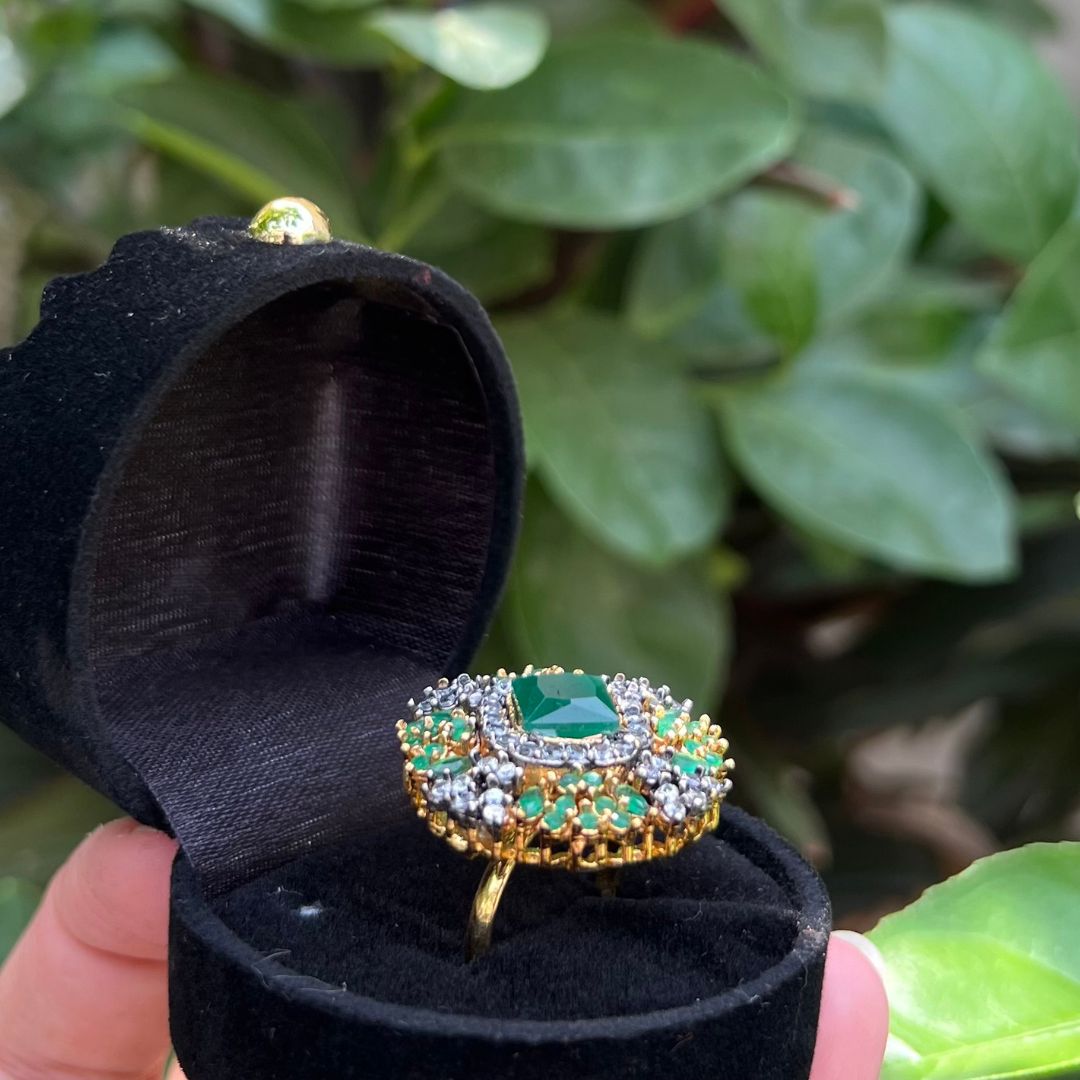 Emerald squared image 1