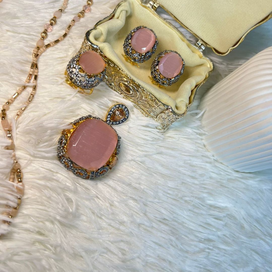 Blushing Elegance image 0