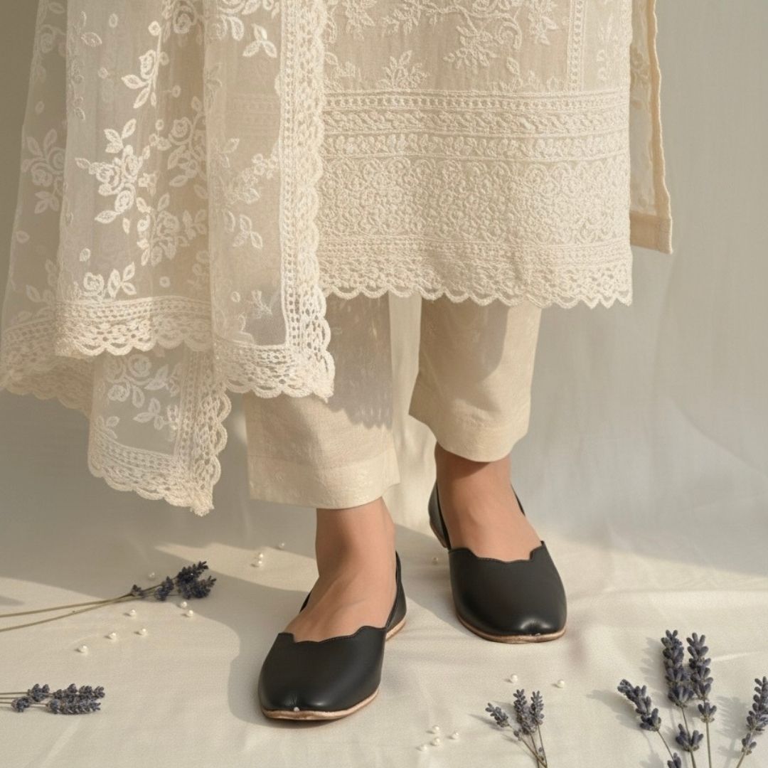 Ebony khussa (Naqshkaar by Hemohandicrafts) image 0