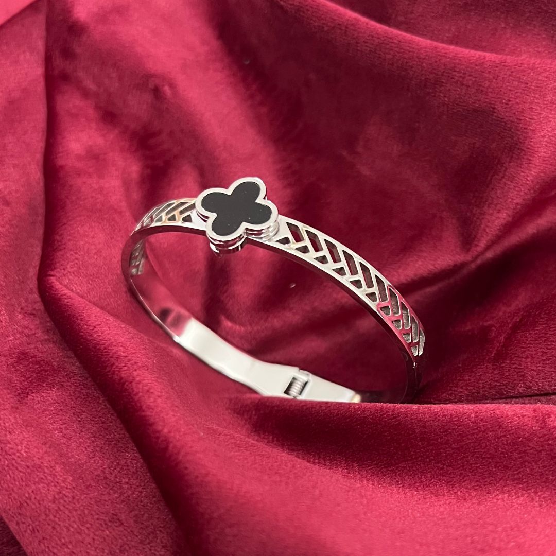 Wrist Elegance image 1